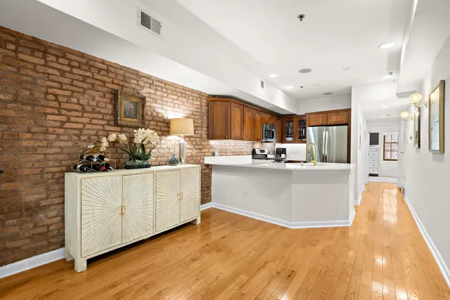 $849,000 | 221 Willow Avenue, Unit 2R, Hoboken, NJ 07030