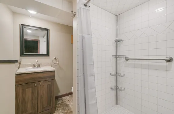 $299,900 | 9534 South Sacramento Avenue, Evergreen Park, IL 60805