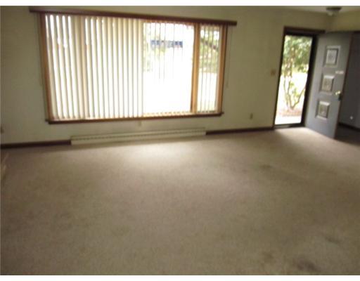 620 Smith Road New Wilmington, PA 16142 - Photo 6 of 12 Living Room.