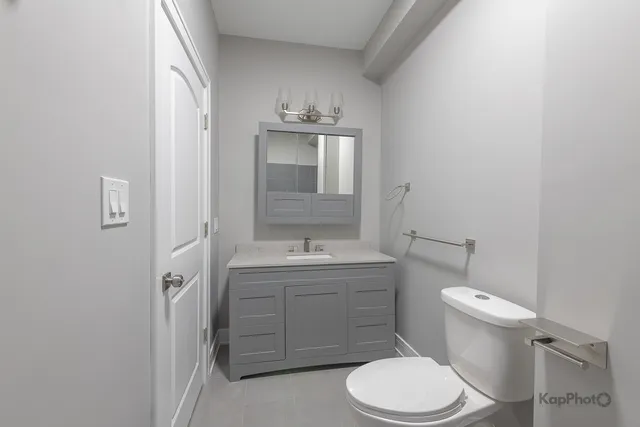 $750,000 | 3044 West Irving Park Road, Chicago, IL 60618