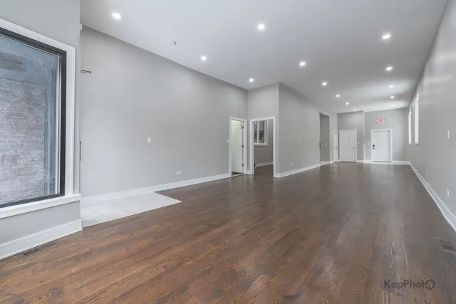 $750,000 | 3044 West Irving Park Road, Chicago, IL 60618