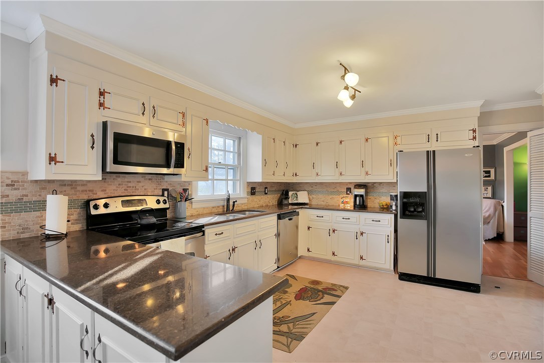 2633 Dovershire Road North Chesterfield, VA 23235 - Photo 8 of 27 Gallery Image 8