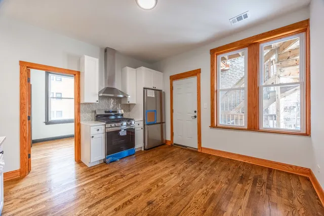 $2,995 | 2842 West Augusta Boulevard, Unit 2E, Chicago, IL 60622