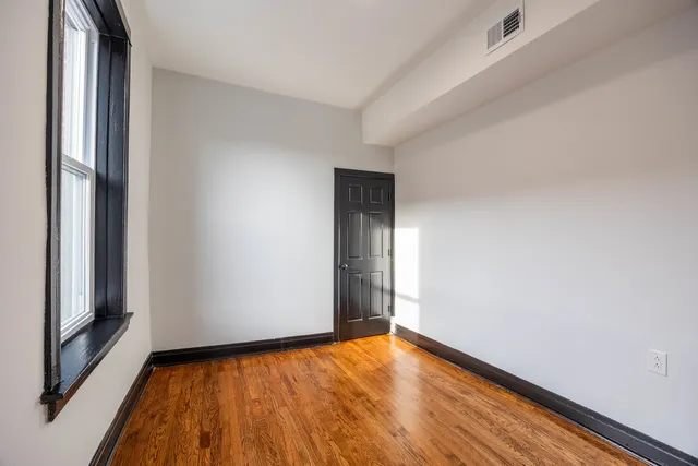 $2,995 | 2842 West Augusta Boulevard, Unit 2E, Chicago, IL 60622