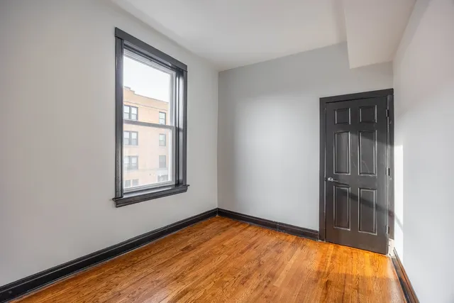 $2,995 | 2842 West Augusta Boulevard, Unit 2E, Chicago, IL 60622