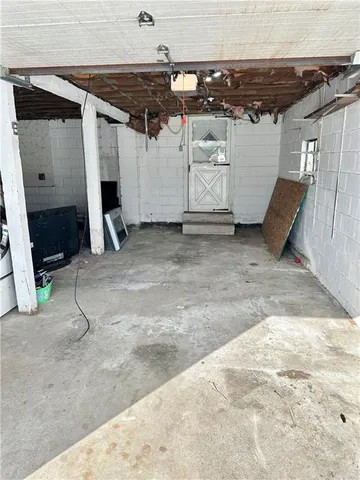 a view of a garage