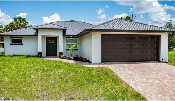 $2,900 | 303 East 7th Street, Lehigh Acres, FL 33972