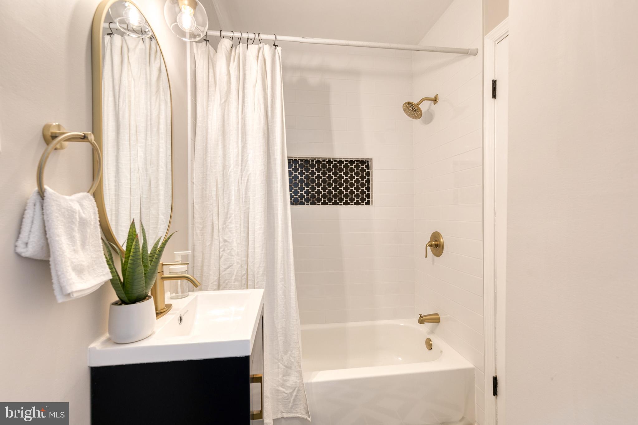 8214 Larry Place Chevy Chase, MD 20815 - Photo 24 of 51 Main level Full Bath