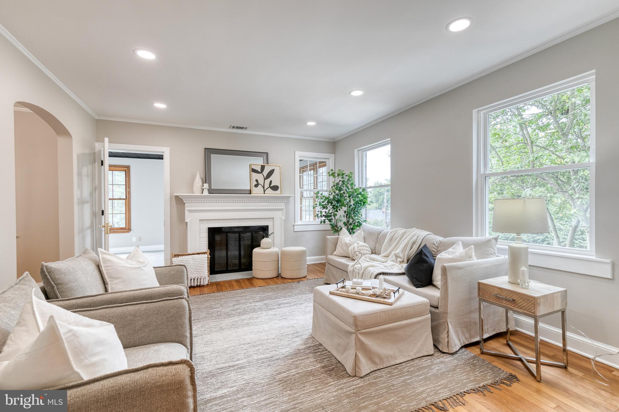 8214 Larry Place Chevy Chase, MD 20815 - Photo 5 of 51