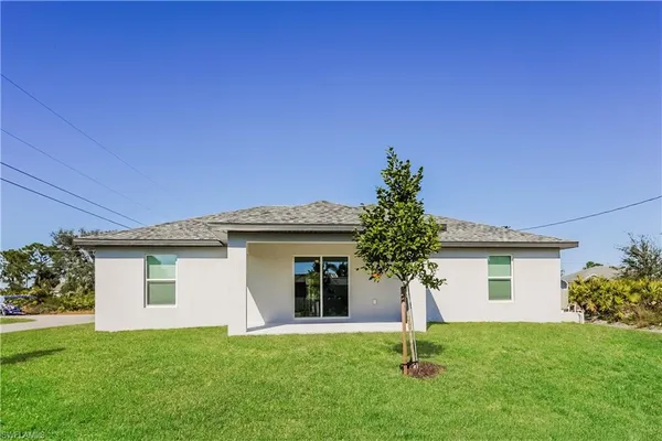 $1,885 | 2819 37th Street Southwest, Lehigh Acres, FL 33976