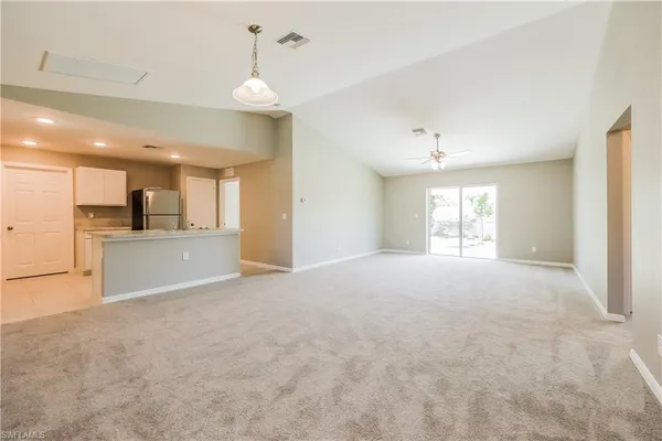 $1,885 | 2819 37th Street Southwest, Lehigh Acres, FL 33976