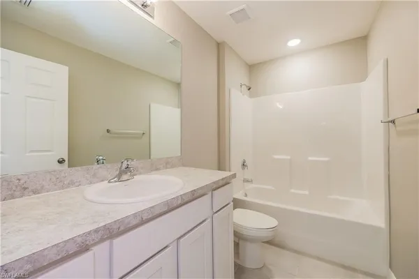 $1,885 | 2819 37th Street Southwest, Lehigh Acres, FL 33976