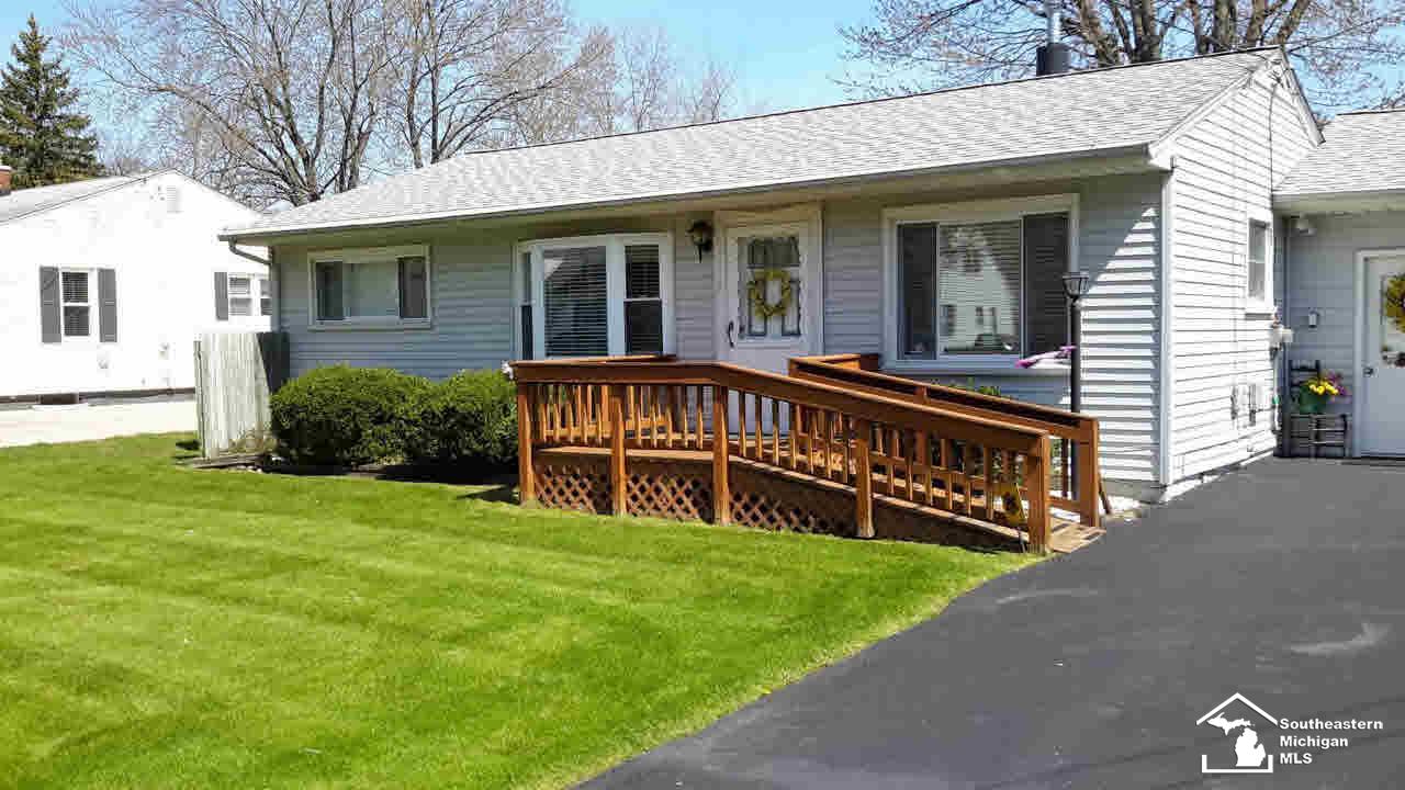 15426 Dayton Road Monroe, MI 48161 - Photo 1 of 14 Front