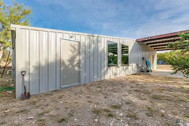 a view of a livingroom with furniture and roof