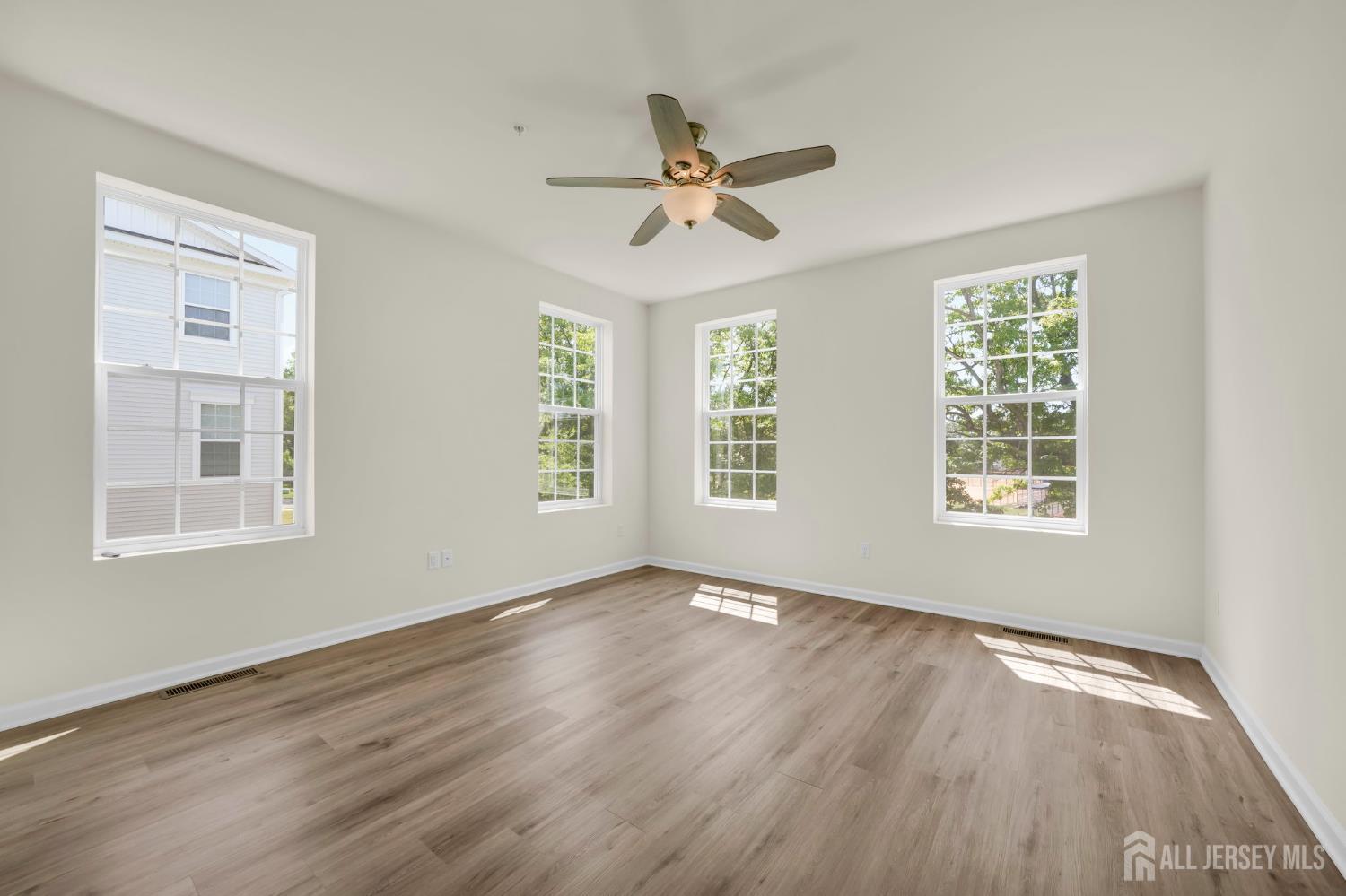 228 Park Lane Dunellen, NJ 08812 - Photo 18 of 25