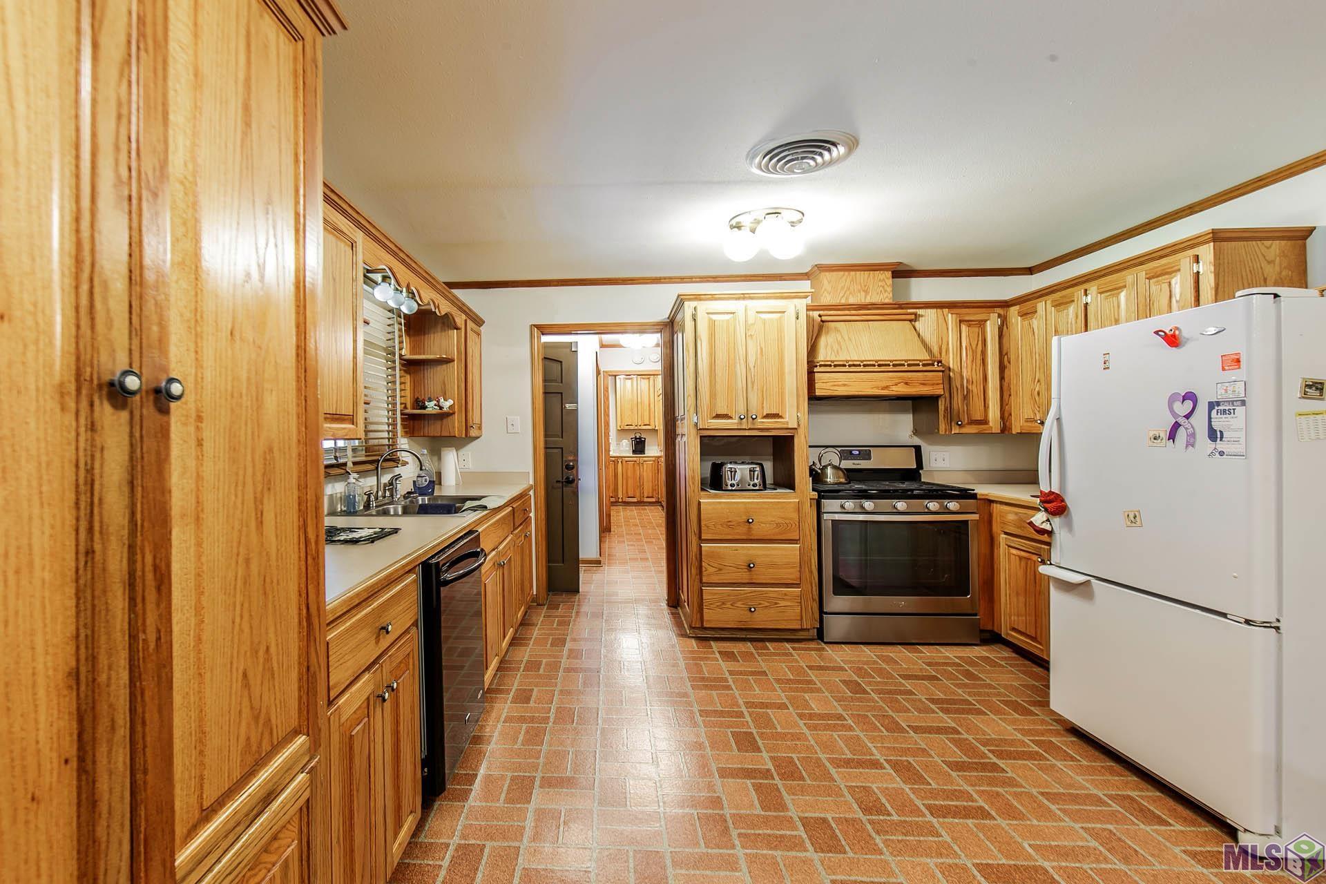 402 4 Point Drive Raceland, LA 70394 - Photo 5 of 13
