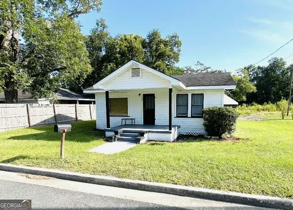 $124,000 | 702 East Waring Street, Waycross, GA 31501