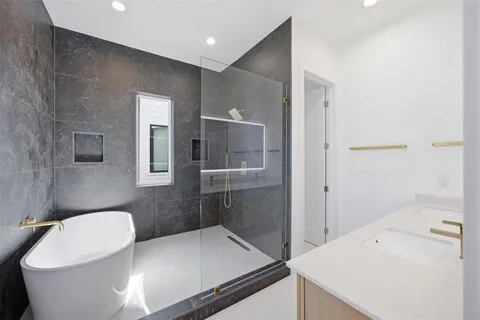 $699,000 | 4605 Belmont Avenue, Unit 102, Dallas, TX 75204