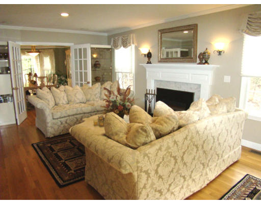 152 Jenkins Road Andover, MA 01810 - Photo 5 of 18 Gallery Image 5