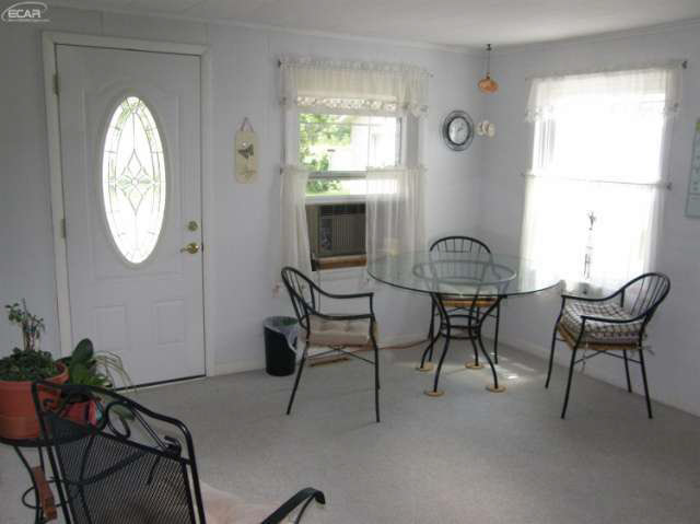 8103 West Gary Road Chesaning, MI 48616 - Photo 7 of 12 21185023-6.JPG
