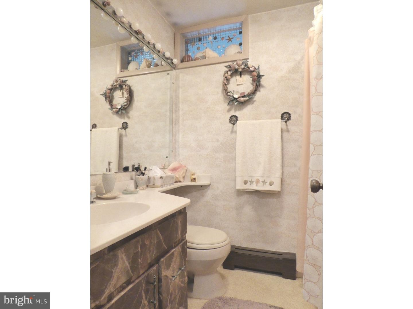 83 Hempstead Road Hamilton, NJ 08610 - Photo 13 of 23 Bathroom