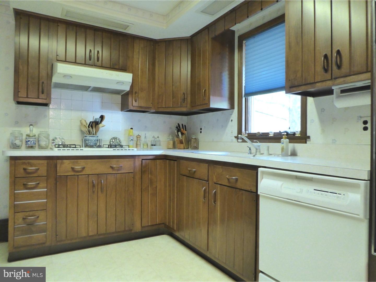 83 Hempstead Road Hamilton, NJ 08610 - Photo 8 of 23 Kitchen