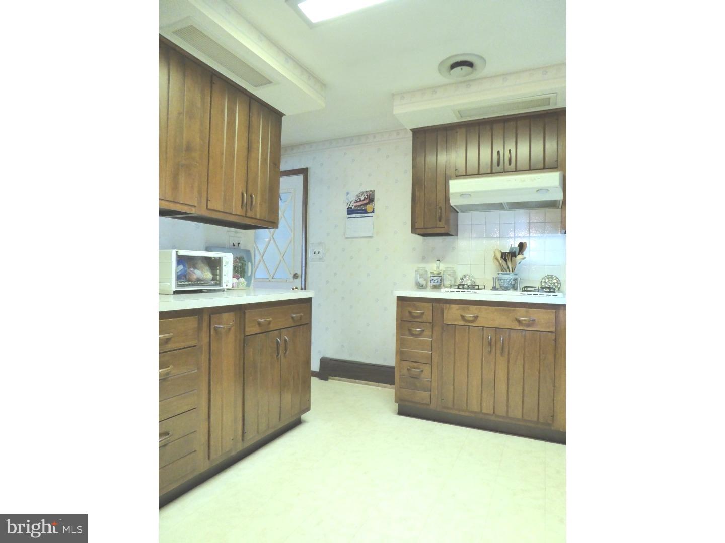 83 Hempstead Road Hamilton, NJ 08610 - Photo 9 of 23 Kitchen