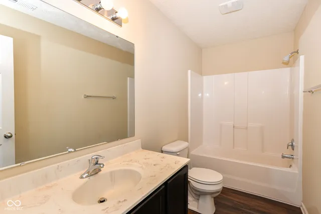 $270,000 | 559 Genisis Drive, Whiteland, IN 46184