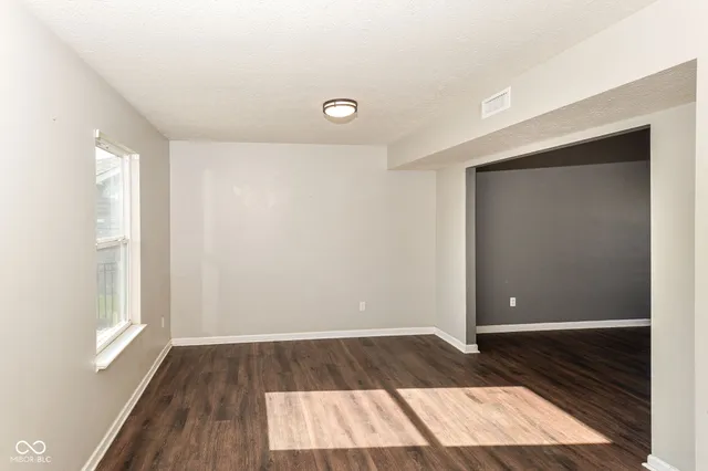 $270,000 | 559 Genisis Drive, Whiteland, IN 46184