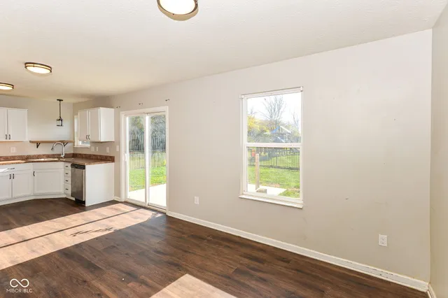 $270,000 | 559 Genisis Drive, Whiteland, IN 46184