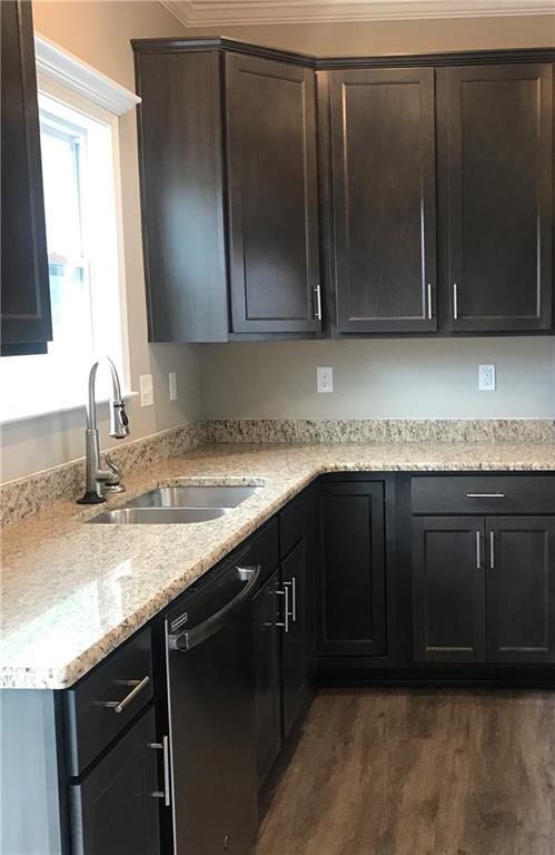 204 West Country Barn Road Houston, PA 15342 - Photo 3 of 3 Cabinet and countertop selections (stock photo)