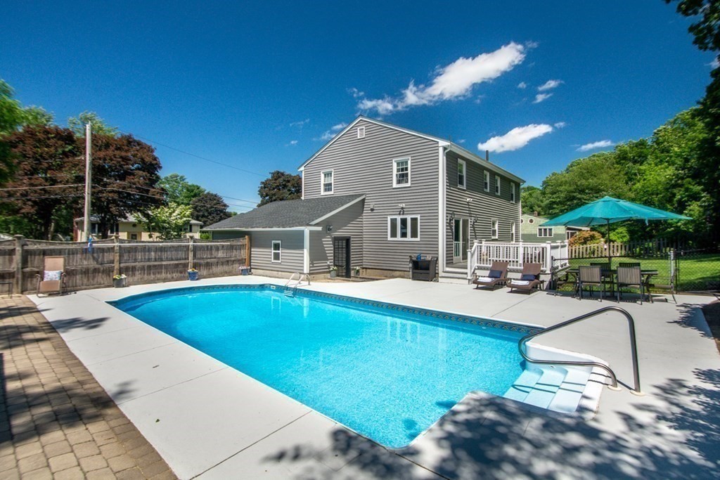 9 Canterbury Road Woburn, MA 01801 - Photo 23 of 28 Gallery Image 23