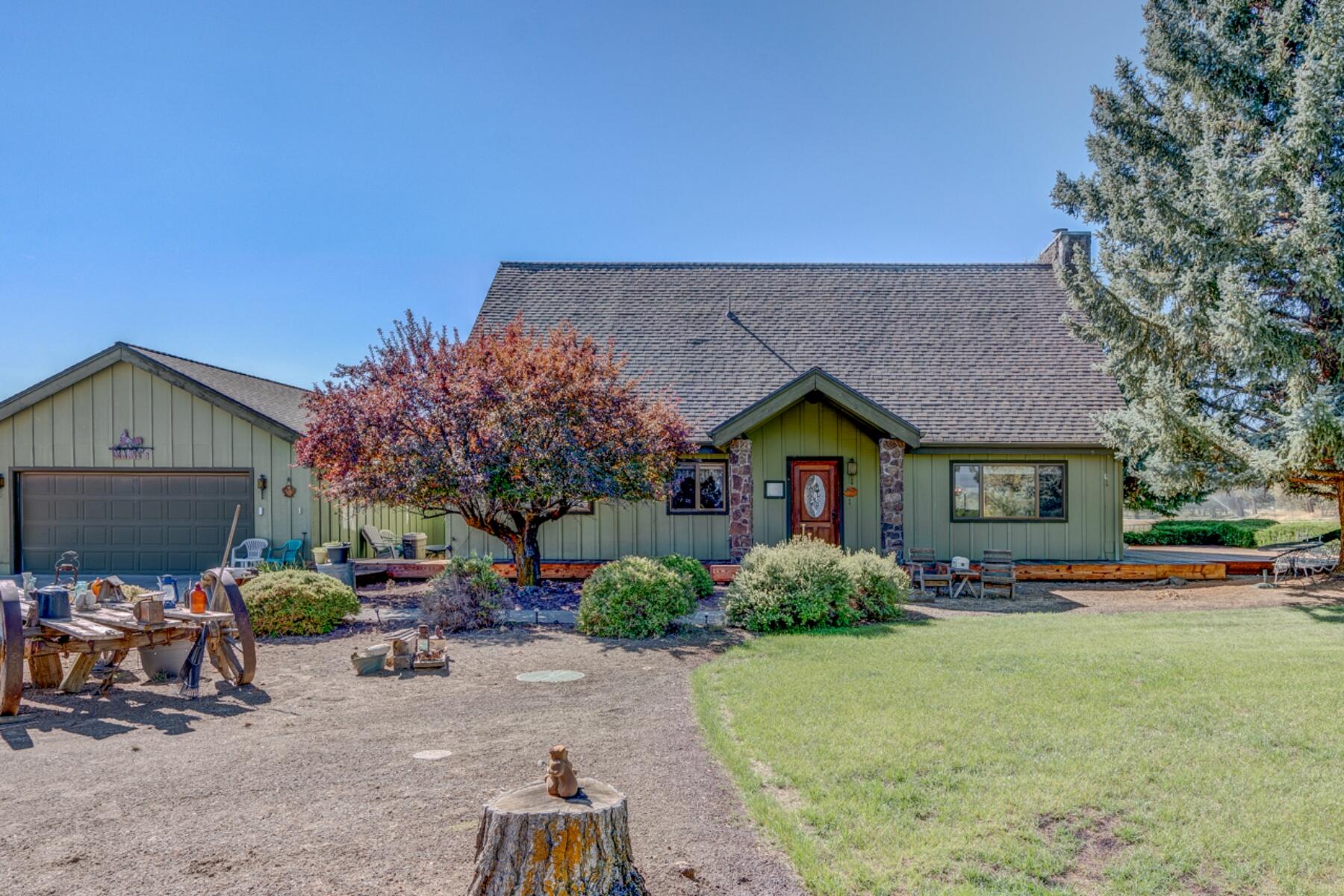 19925 J W Brown Road Bend, OR 97703 - Photo 1 of 43 batch_01 _DSC4016_17_18_19_20pro