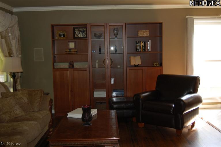 4941 South Sedgewick Road Cleveland, OH 44124 - Photo 4 of 25 Gallery Image 4