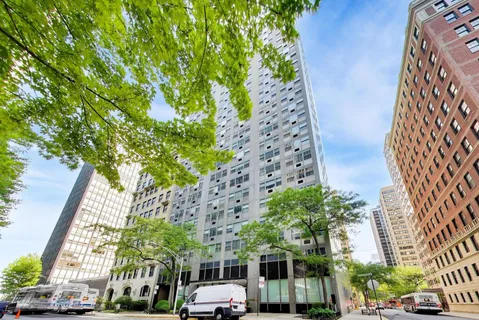 $160,000 | 253 East Delaware Place, Unit 12E, Chicago, IL 60611
