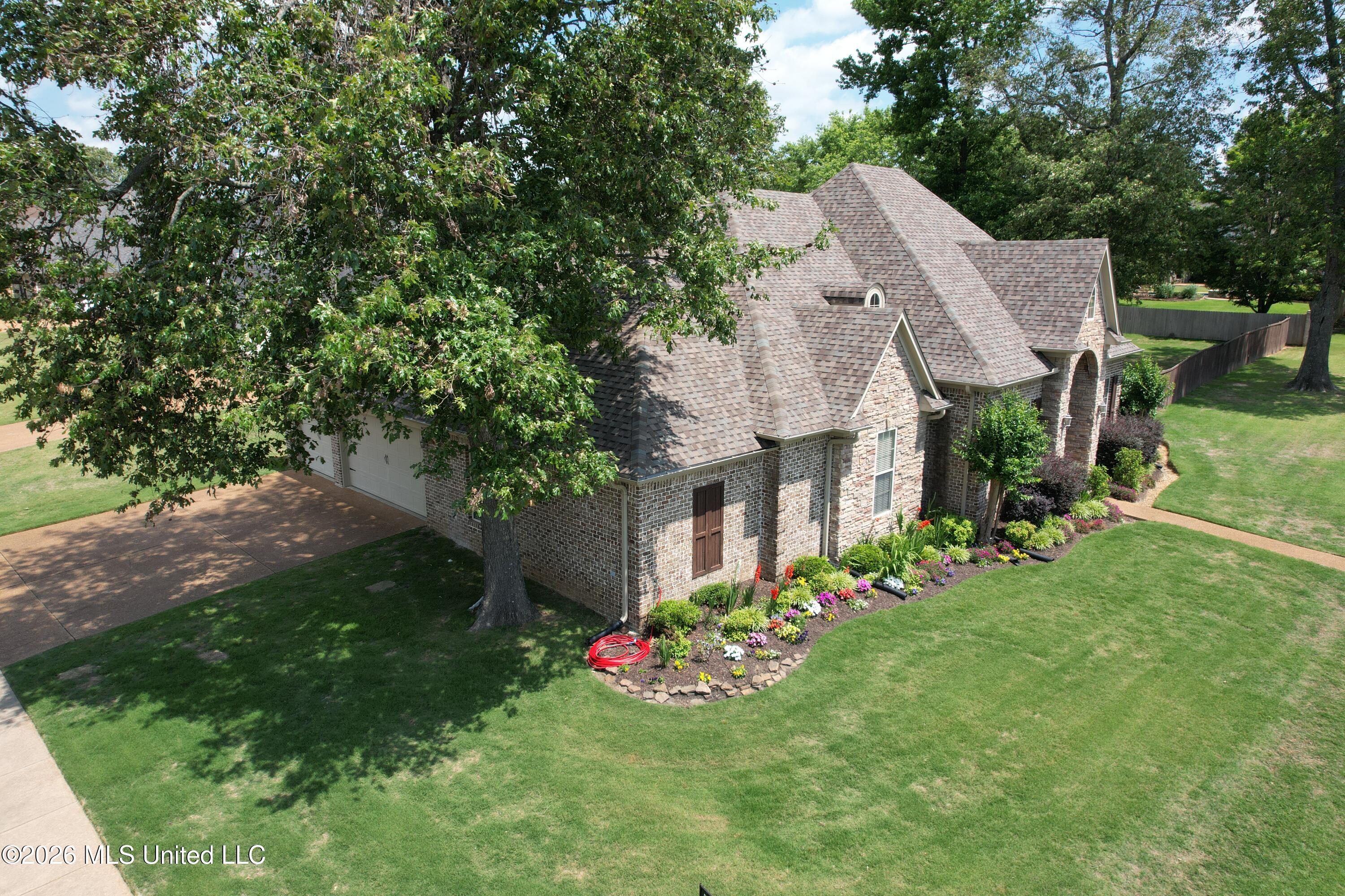 1435 Hillshire Road Hernando, MS 38632 - Photo 2 of 23 DJI_0334