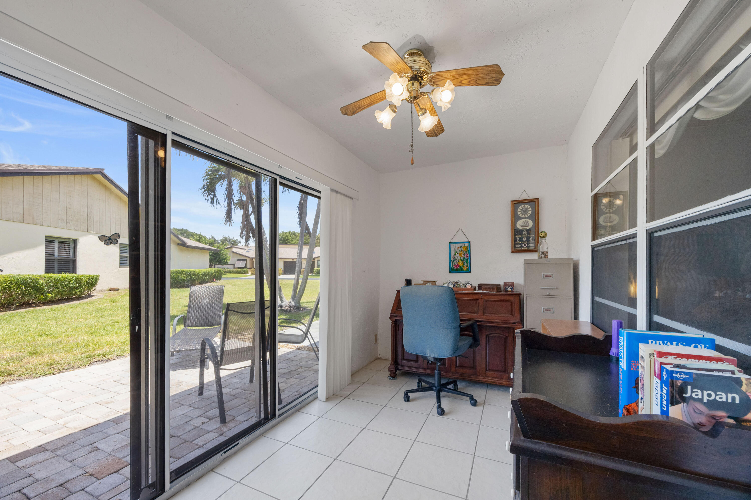 22 Ridge Pointe Drive, Unit C Boynton Beach, FL 33435 - Photo 17 of 25 Enclosed Lania