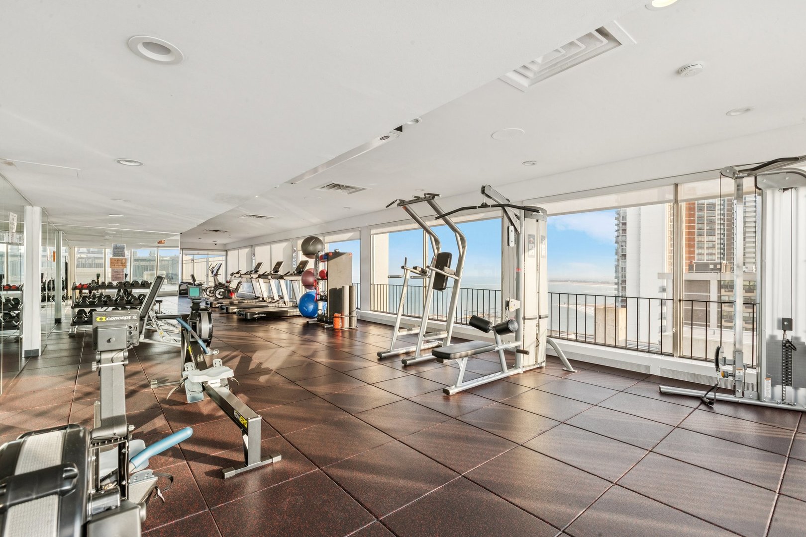 6171 North Sheridan Road, Unit 2601 Chicago, IL 60660 - Photo 21 of 31