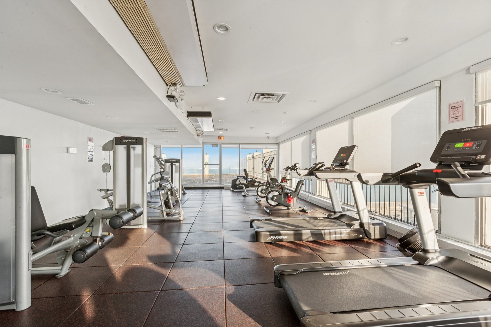 6171 North Sheridan Road, Unit 2601 Chicago, IL 60660 - Photo 22 of 31