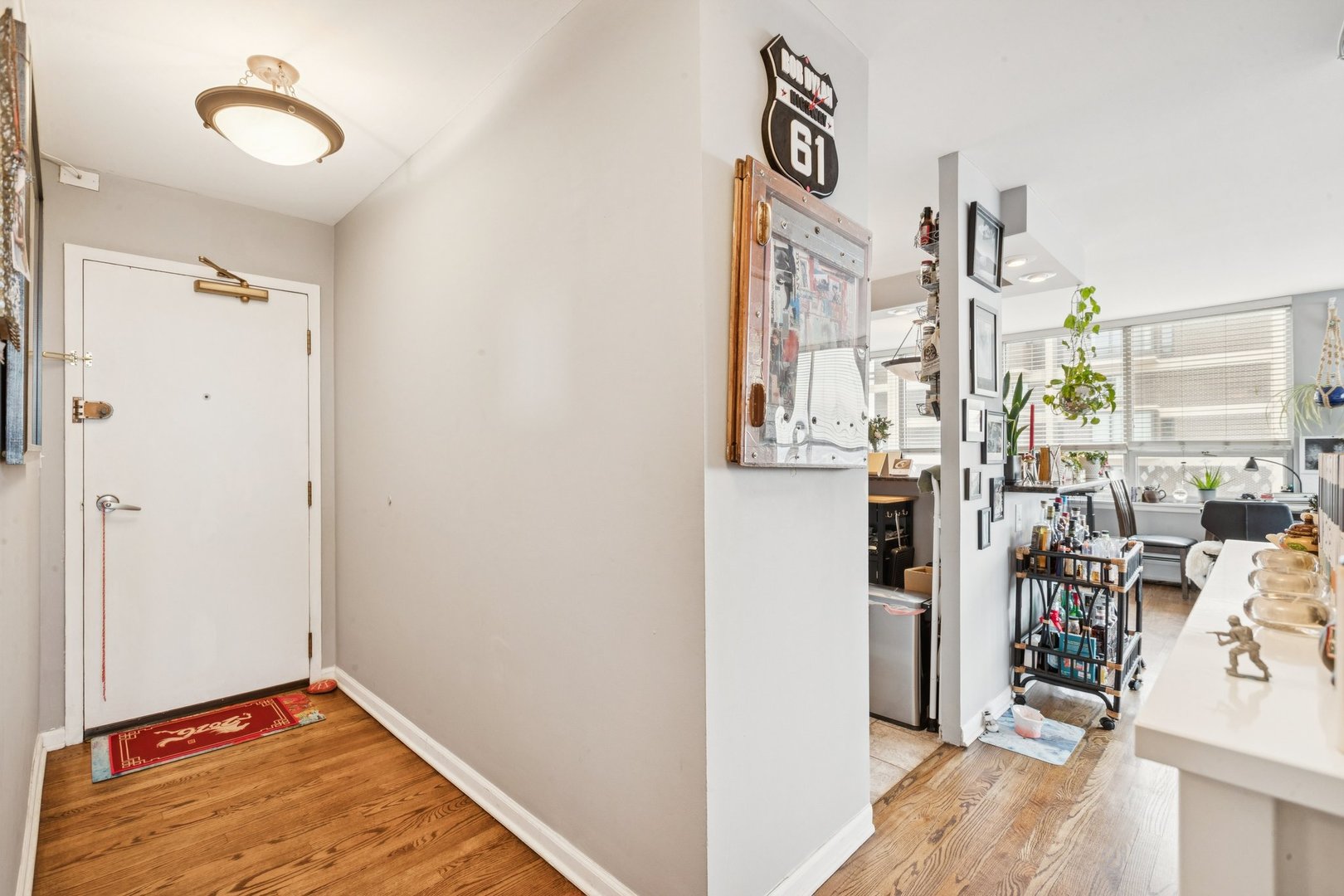 6171 North Sheridan Road, Unit 2601 Chicago, IL 60660 - Photo 3 of 31