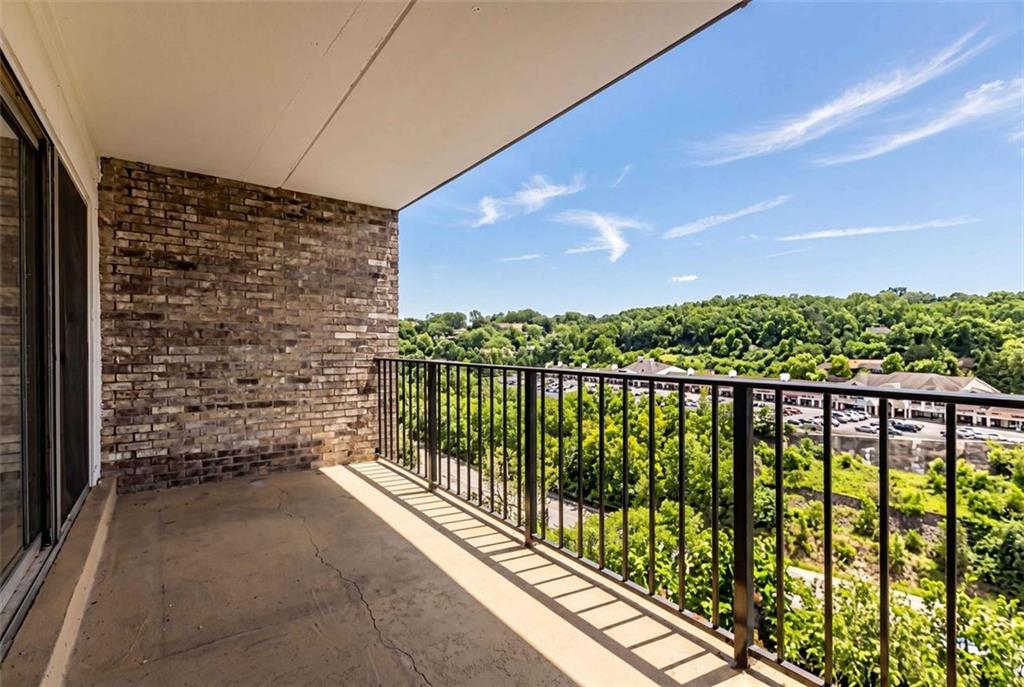 2160 Greentree Road, Unit 807W Pittsburgh, PA 15220 - Photo 8 of 30