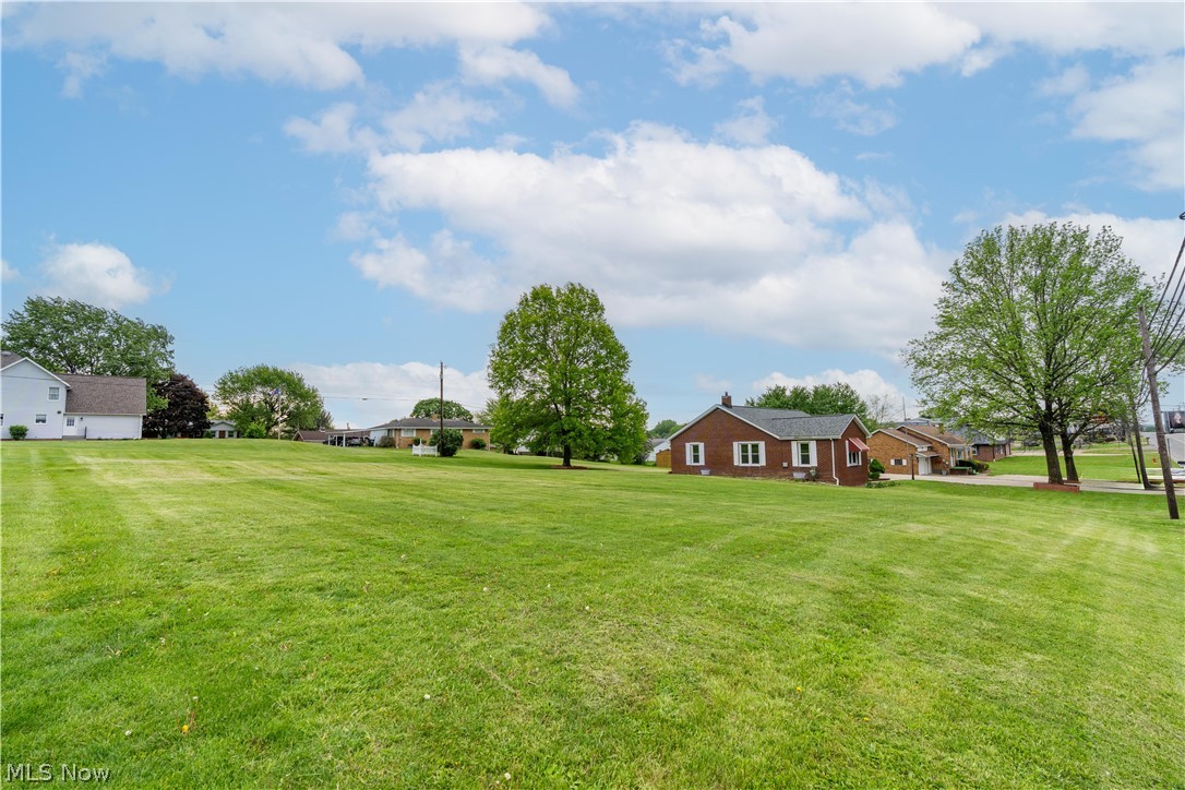818 Canton Road Northwest Carrollton, OH 44615 - Photo 4 of 38