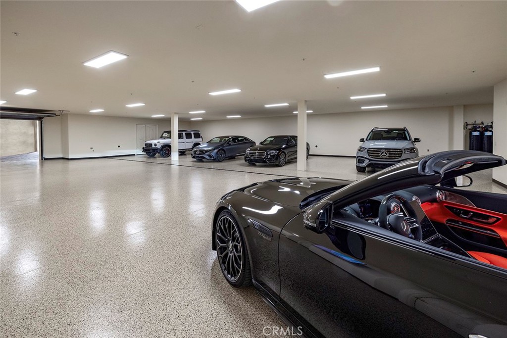 26 Deep Sea Newport Coast, CA 92657 - Photo 33 of 50 a view of a room with gym equipment