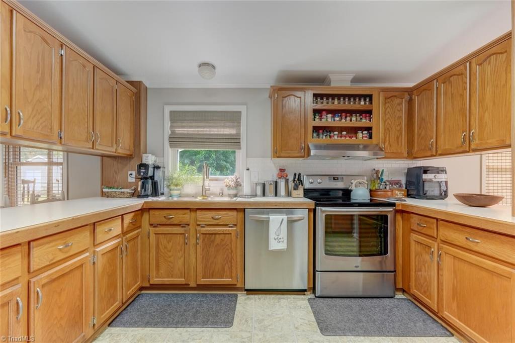 390 Dix Road Ruffin, NC 27326 - Photo 17 of 40 All stainless steel appliances