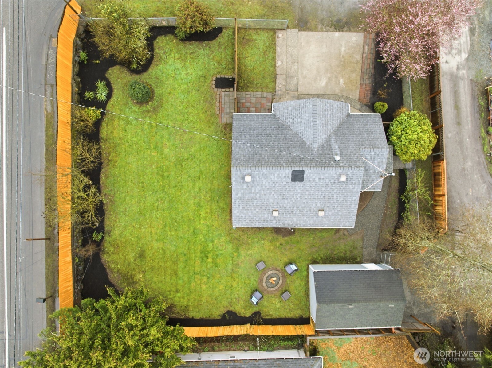 317 Southwest 124th Street Seattle, WA 98146 - Photo 23 of 26
