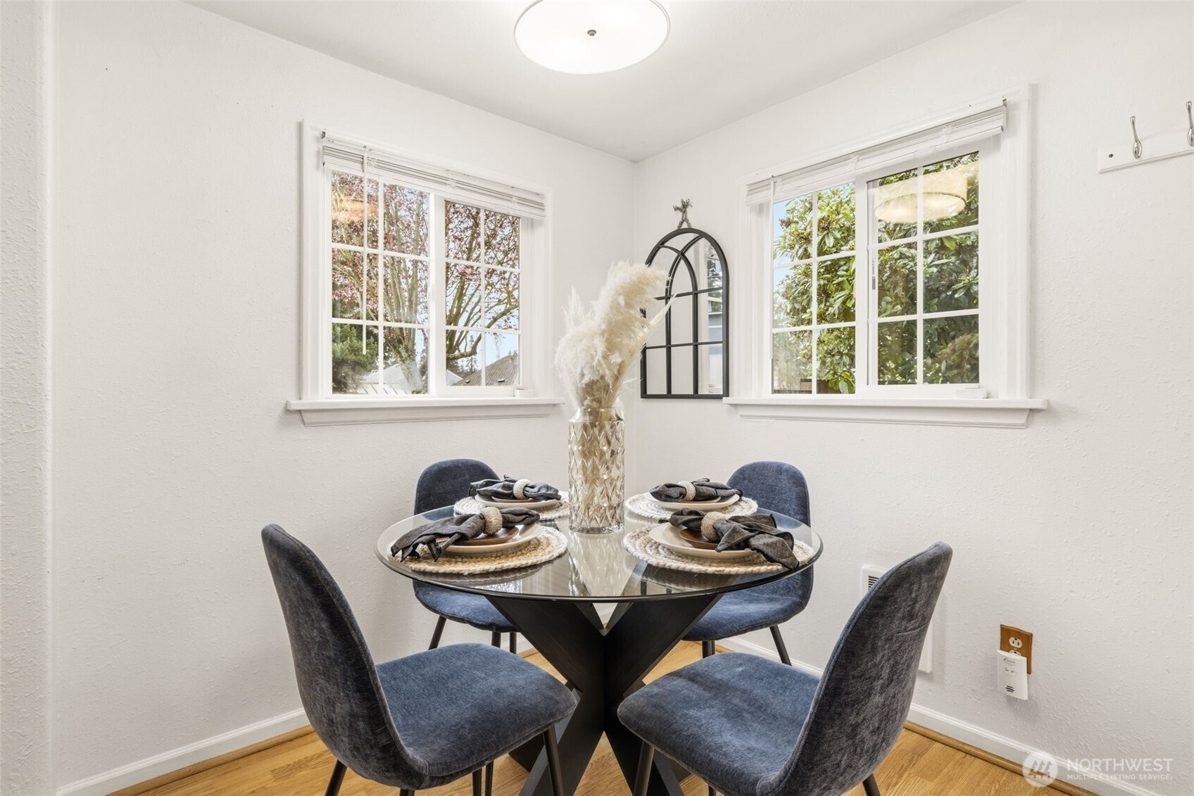 317 Southwest 124th Street Seattle, WA 98146 - Photo 10 of 26