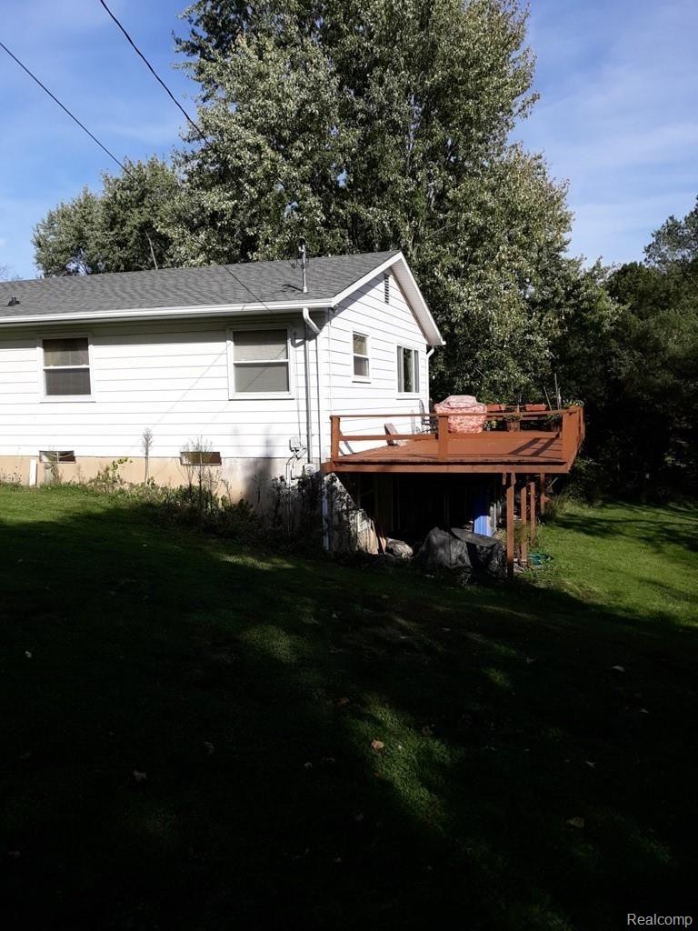 8350 Allen Road Fenton, MI 48430 - Photo 2 of 12 20191006_163409.jpg