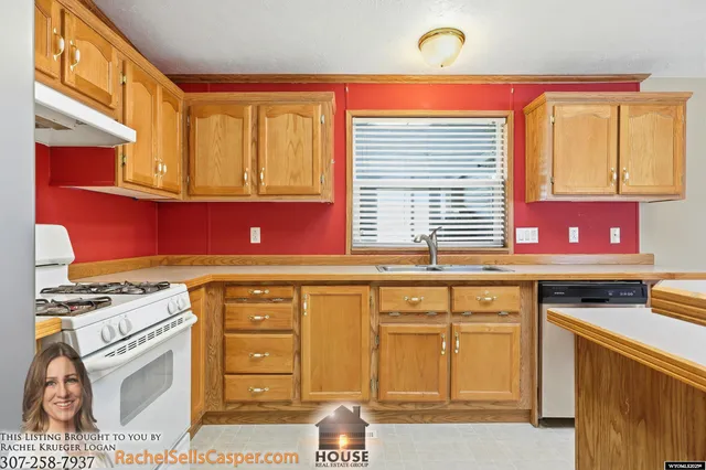 $295,000 | 4935 Bel Vista Drive, Bar Nunn, WY 82601