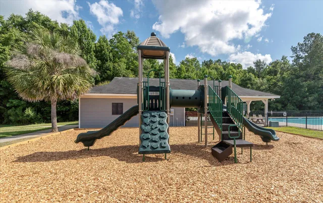 $389,990 | 351 Blue Oak Drive, Moncks Corner, SC 29461