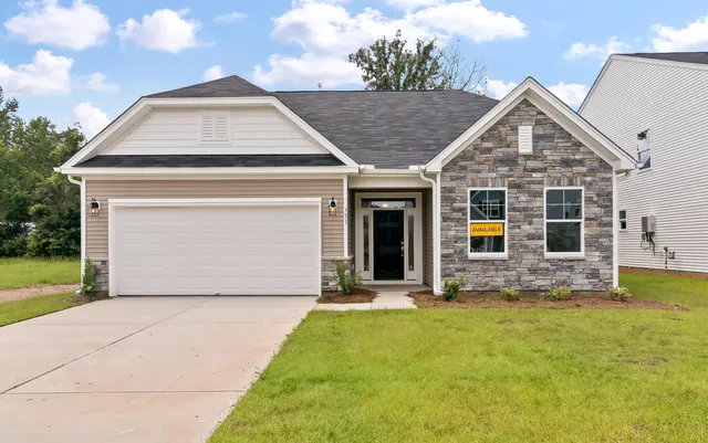 $389,990 | 351 Blue Oak Drive, Moncks Corner, SC 29461